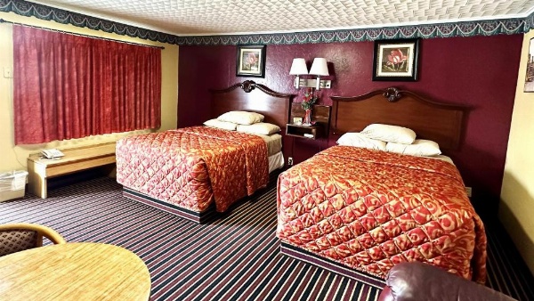 Relax Inn Vinita image 23