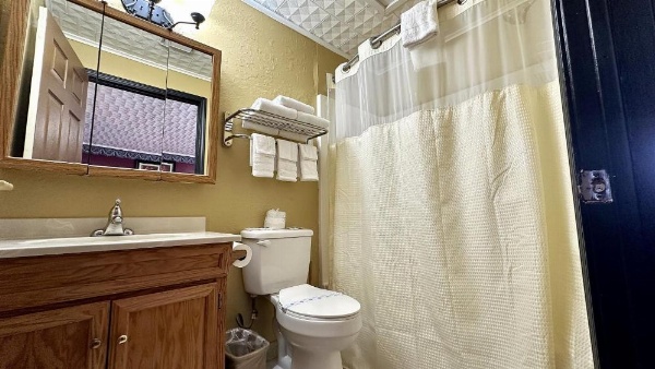 Relax Inn Vinita image 27