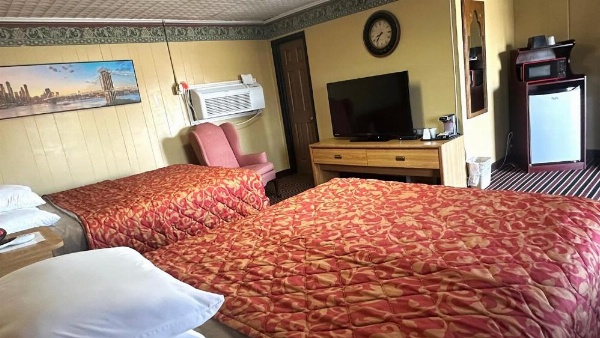 Relax Inn Vinita image 38