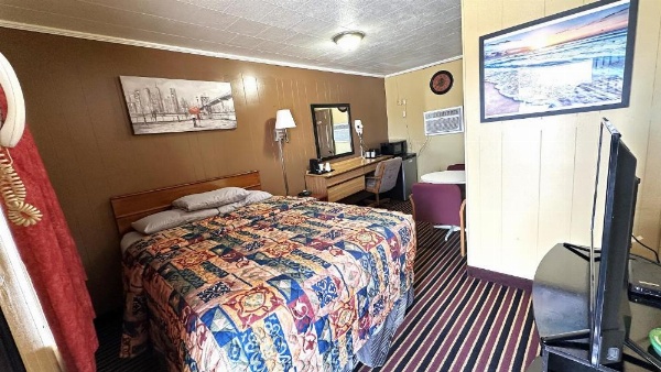 Relax Inn Vinita image 45