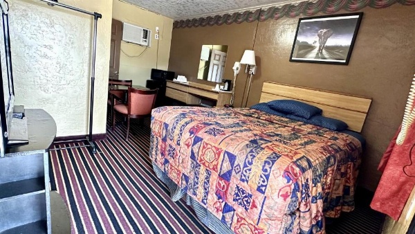 Relax Inn Vinita image 49