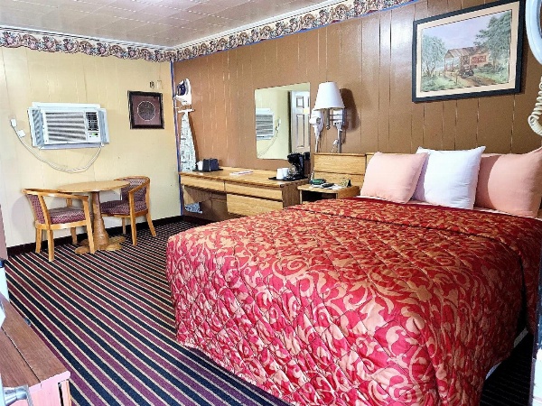 Relax Inn Vinita image 11