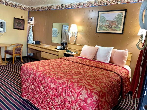 Relax Inn Vinita image 12