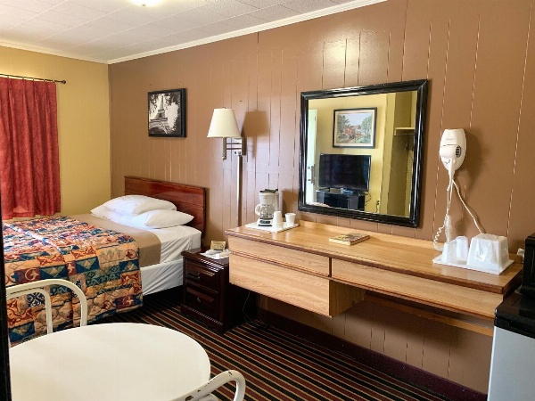 Relax Inn Vinita image 13