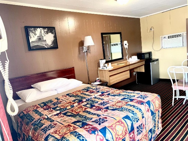 Relax Inn Vinita image 14