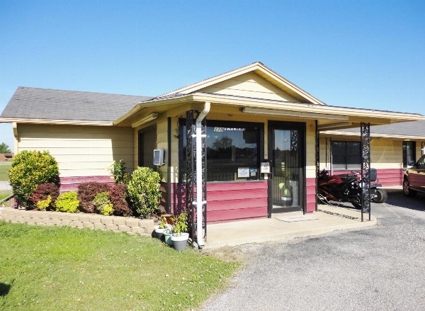 Relax Inn Vinita image 4